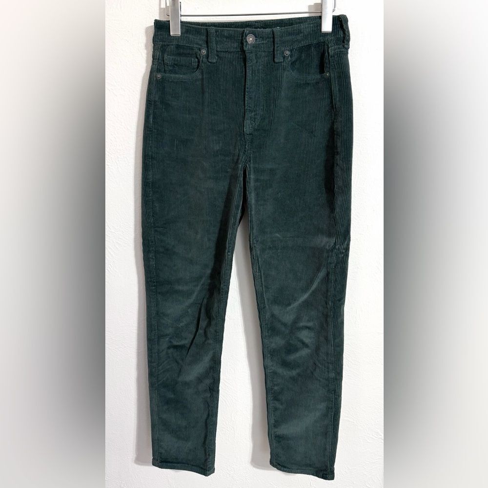 American Eagle corduroy Mom Jean pants, forest green, size 4